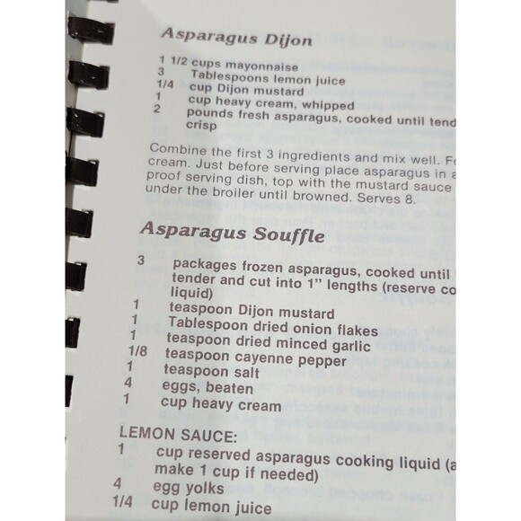 Under the Mushroom Marilyn Romweber 1982 Restaurant Dallas Texas Spiral cookbook - Picture 6 of 12